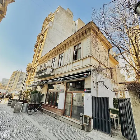 Two Bdr In Old Town Apartment