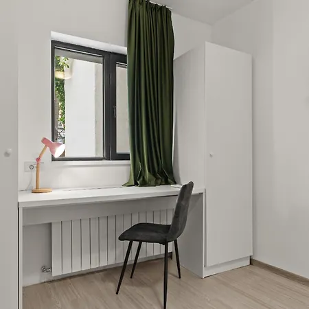 Two Bdr In Old Town Apartmán *