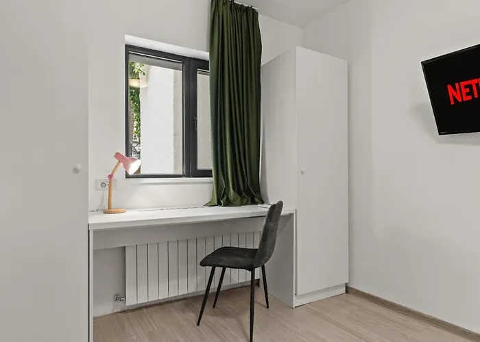 Two Bdr In Old Town Apartmán *