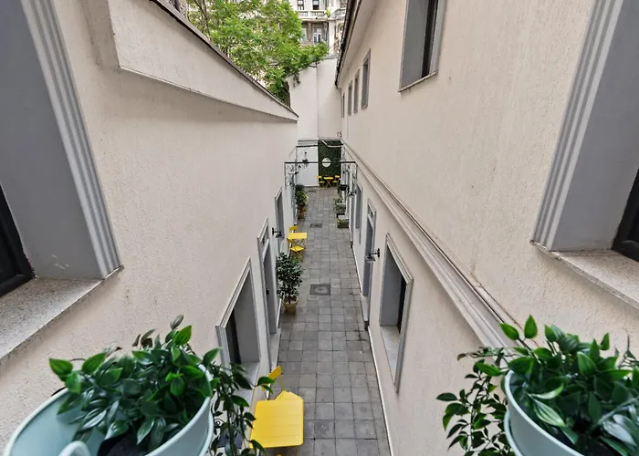 Two Bdr In Old Town * Bucharest