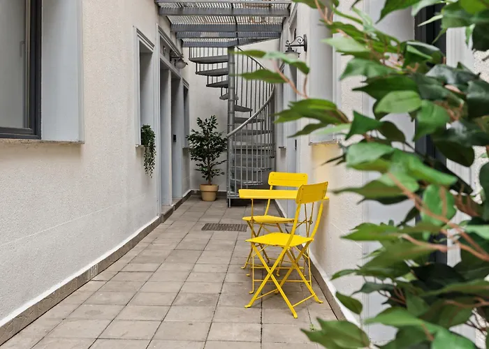 Apartment Two Bdr In Old Town Bucharest