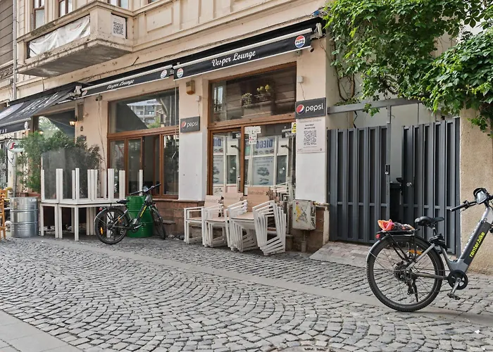 Two Bdr In Old Town